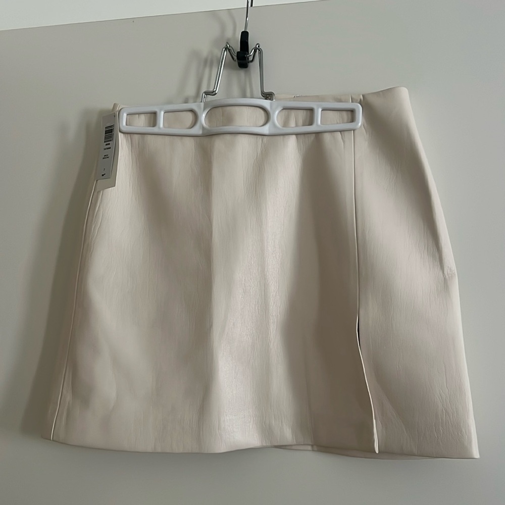 Aritzia Sunday best faux leather skirt